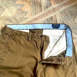 Men’s khaki pants